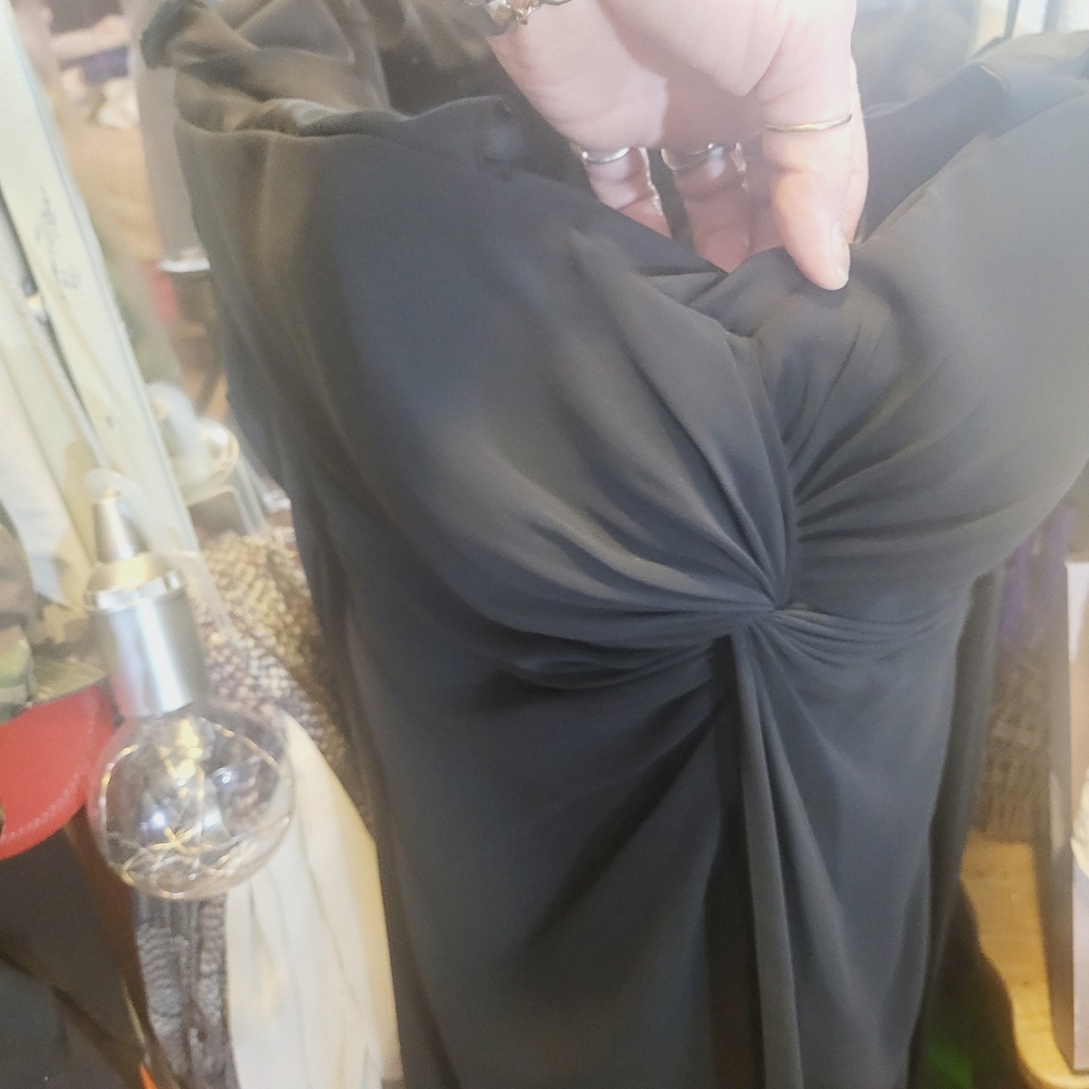 Gown - Picture 7 of 16